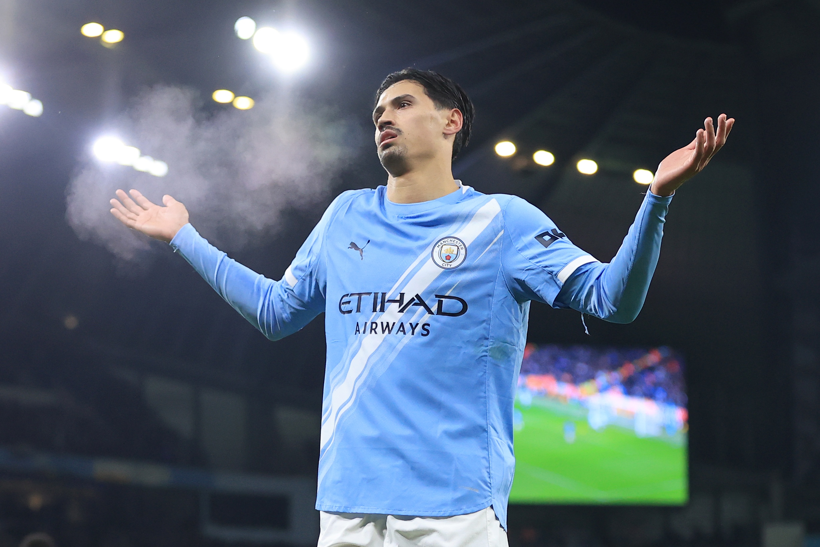 华体会hth官网-赖因德斯:英超身体对抗和强度始终是100%,在比赛中永远无法休息