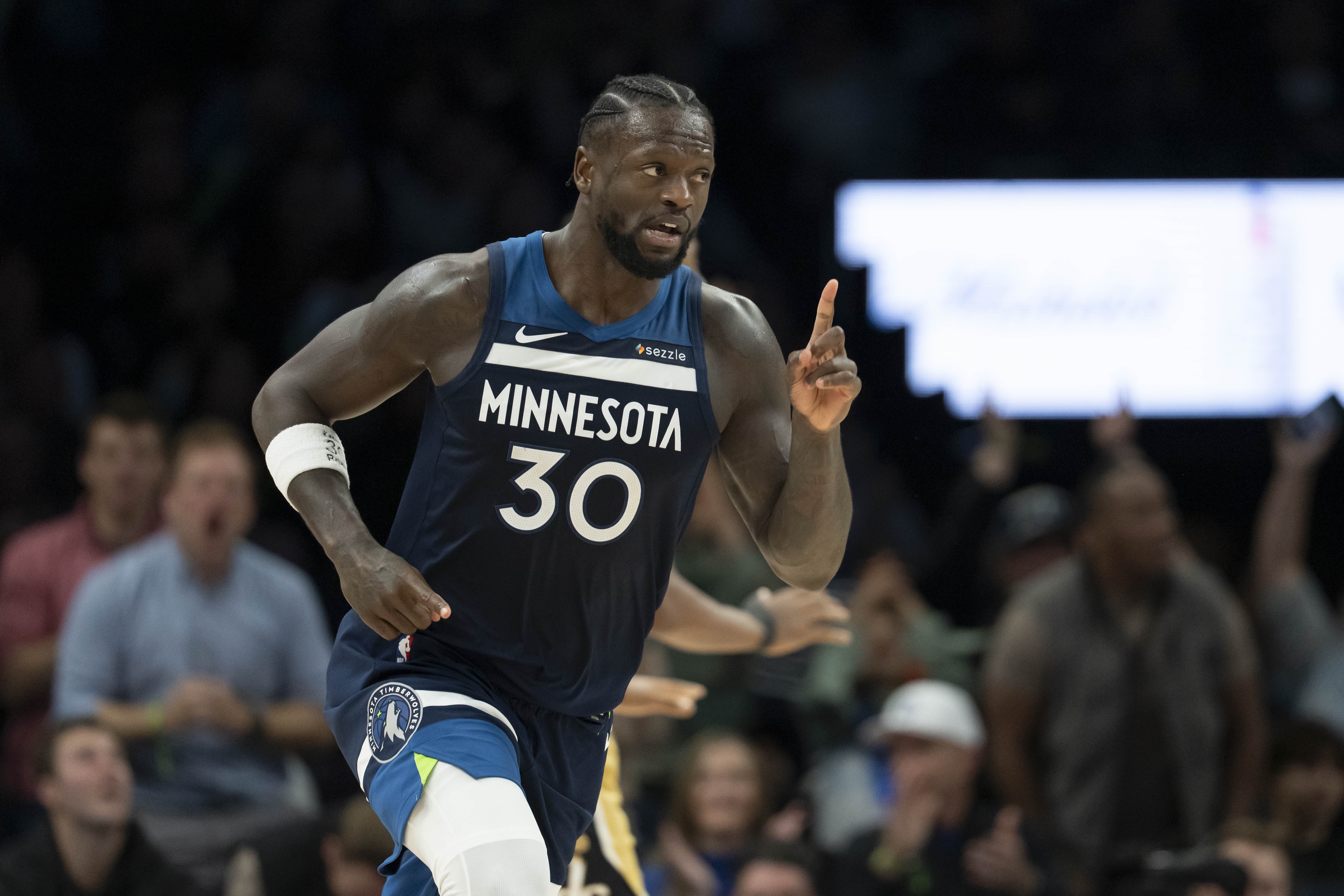 华体会注册-带队赢球！兰德尔14中9砍全场最高24分 三分4中3&amp;没有失误